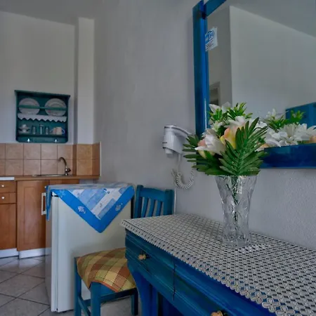 Panselinos בית הארחה